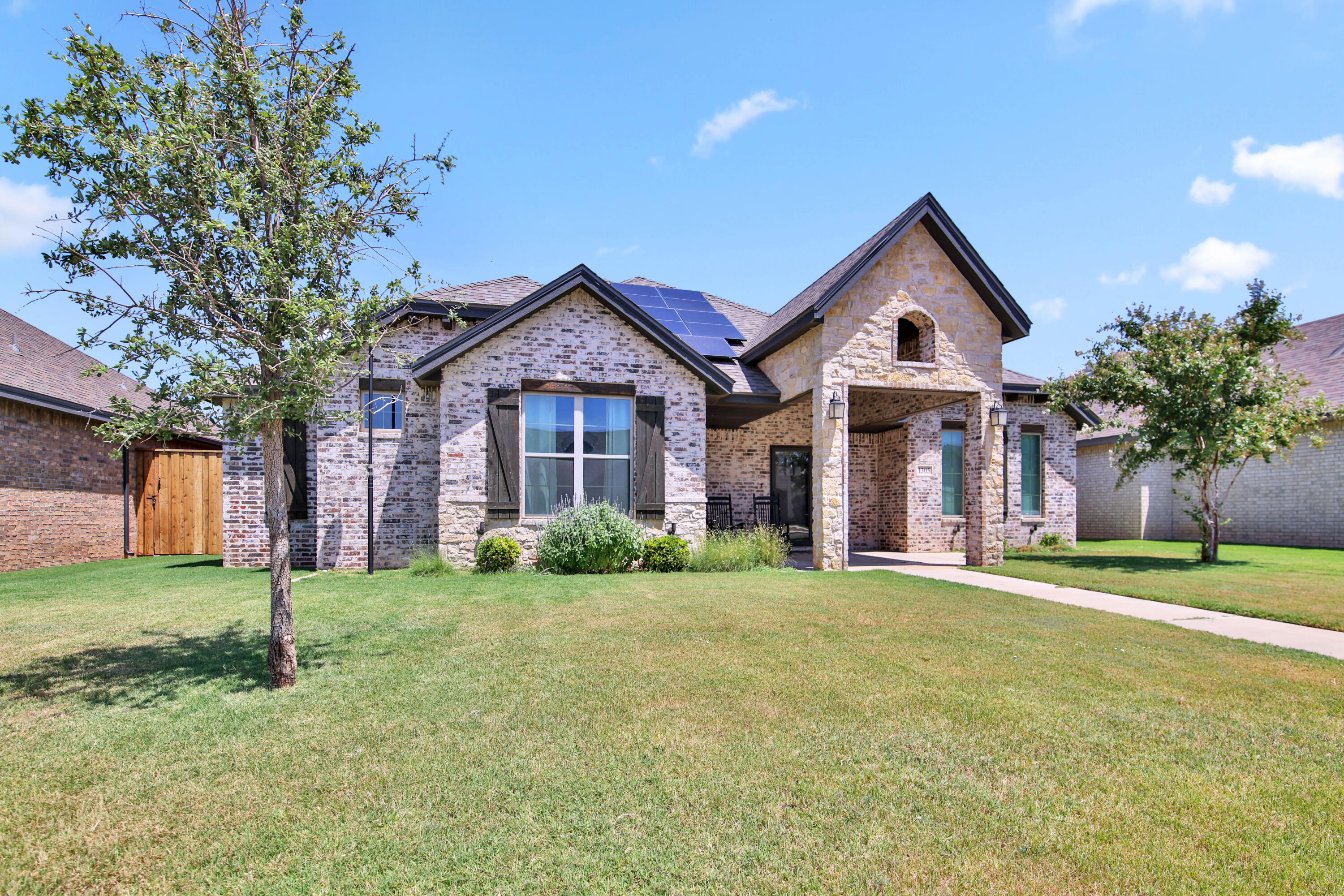 1305 Abbey Road Wolfforth, TX 79382 - Photo 2 of 39 IMG_9922
