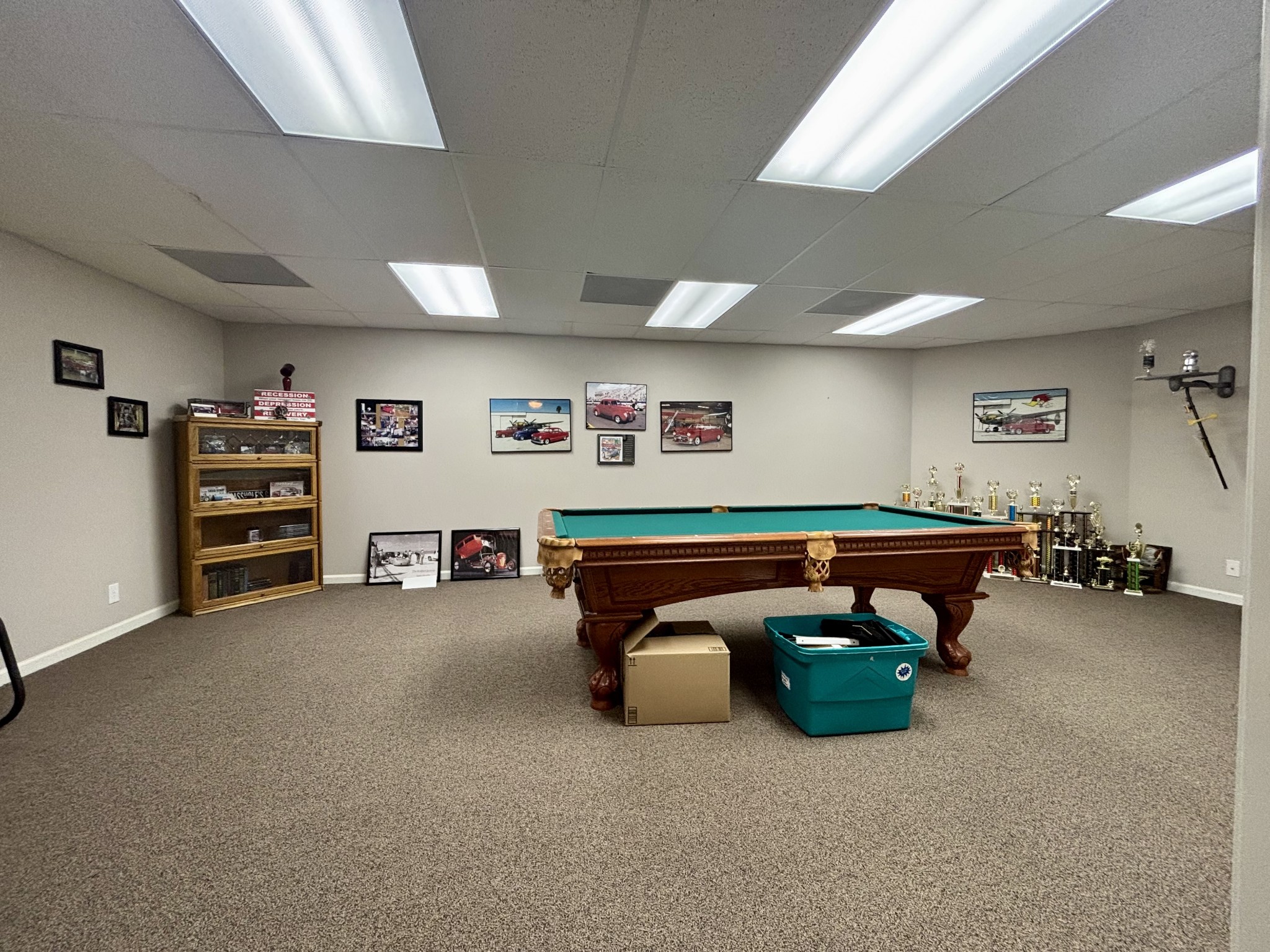 498 Dearman Street Smithville, TN 37166 - Photo 38 of 39 a room with furniture and a table