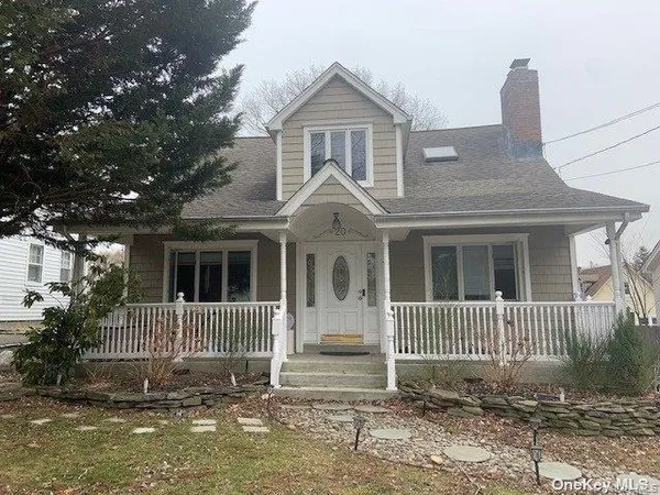 $2,600 | 20 10th Street, Locust Valley, NY 11560