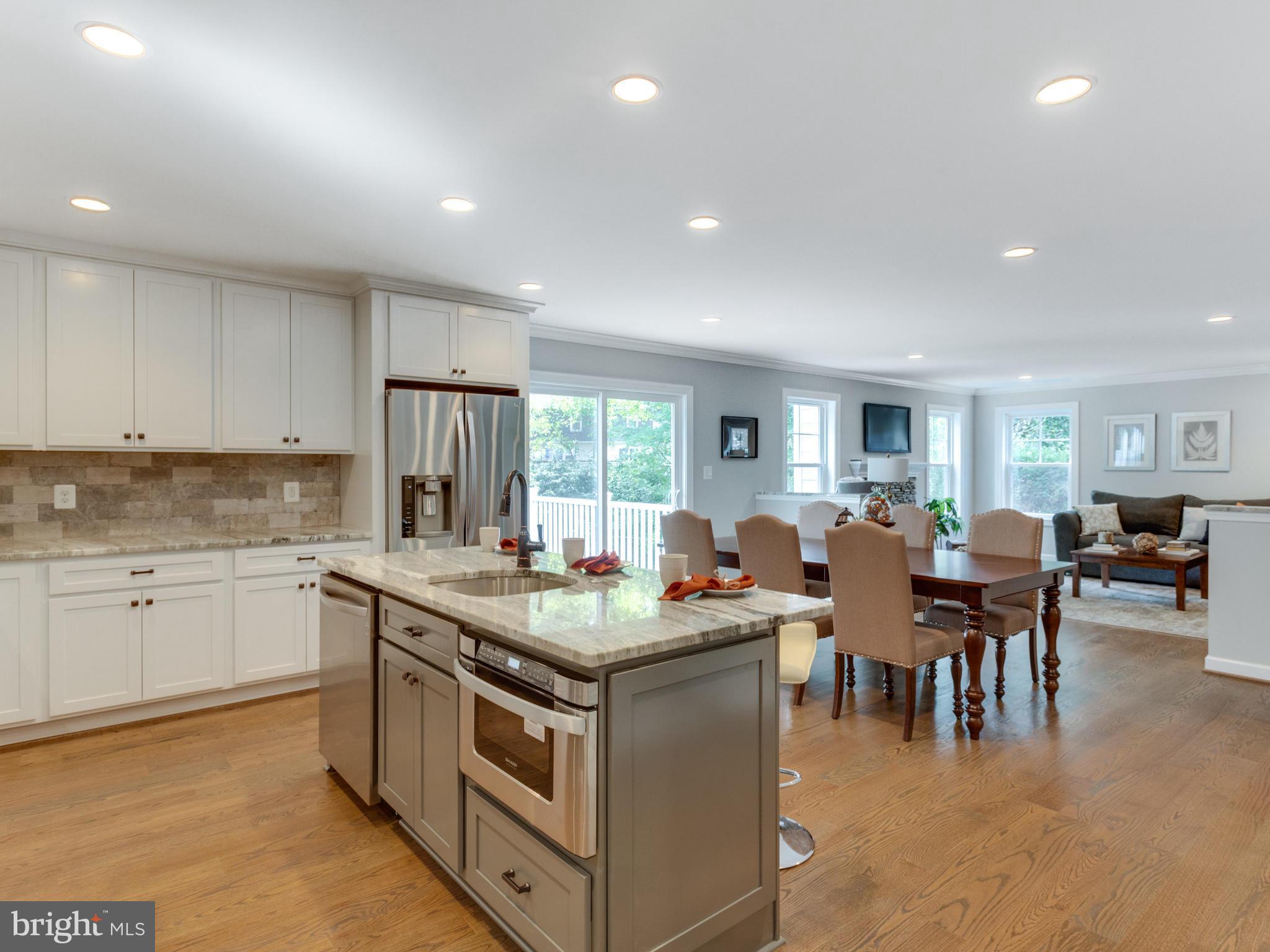704 Kingsley Road Southwest Vienna, VA 22180 - Photo 11 of 30 Kitchen