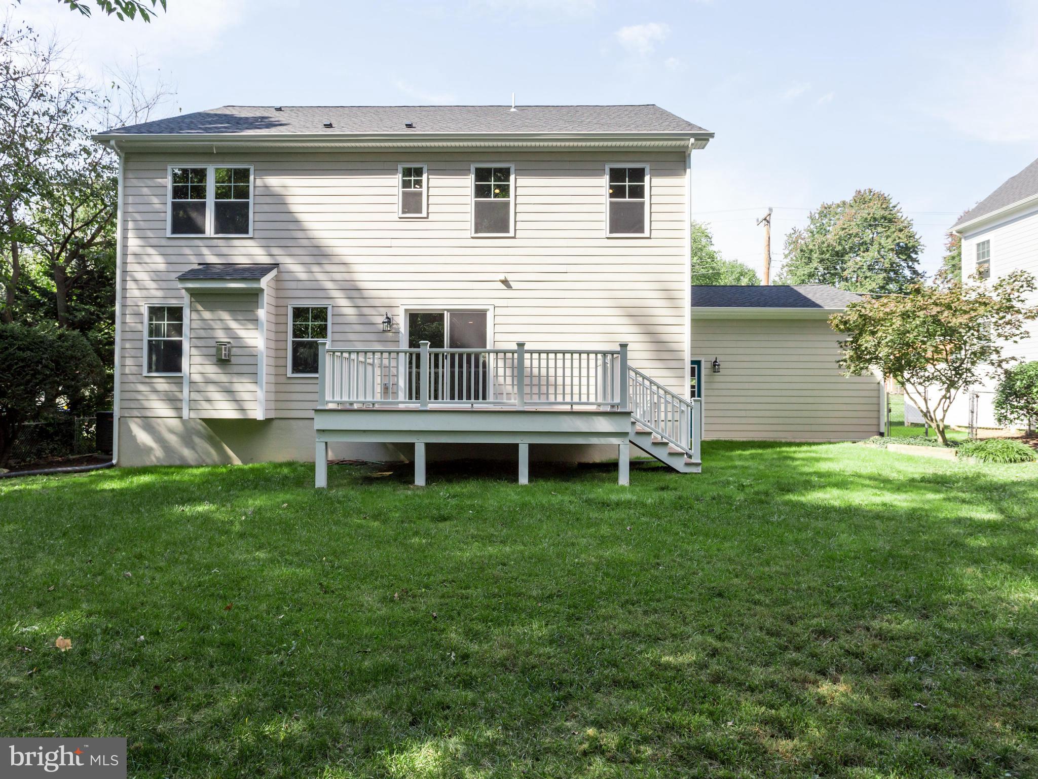 704 Kingsley Road Southwest Vienna, VA 22180 - Photo 29 of 30 Exterior (Rear)