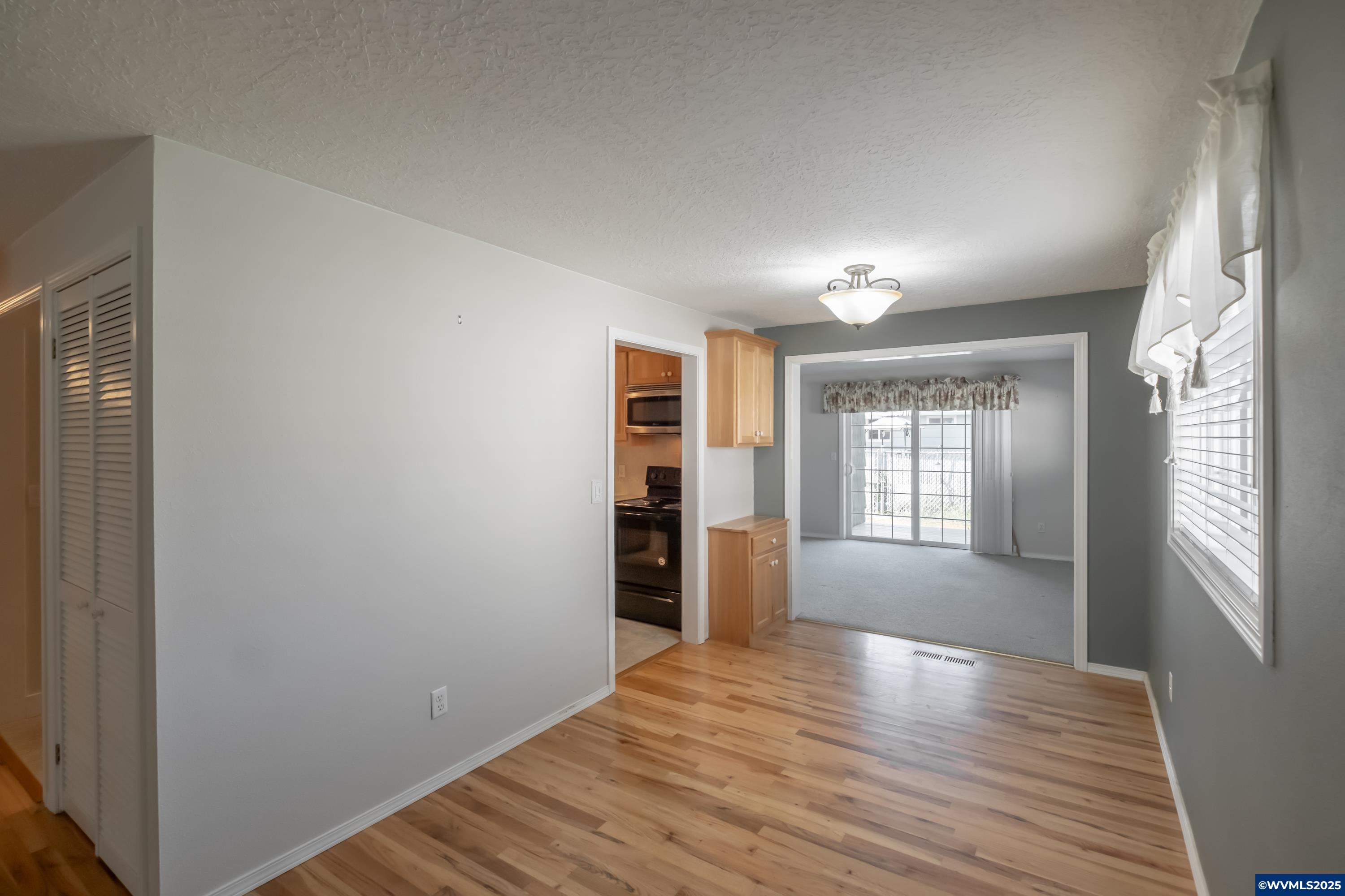 1685 Umpqua Road Woodburn, OR 97071 - Photo 7 of 34 Gallery Image 7