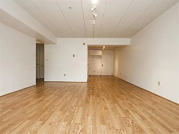 $4,100 | 125 Pleasant Street, Unit 309, Brookline, MA 02446