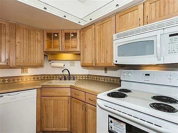 $4,100 | 125 Pleasant Street, Unit 309, Brookline, MA 02446