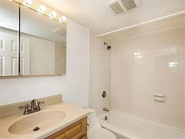 $4,100 | 125 Pleasant Street, Unit 309, Brookline, MA 02446