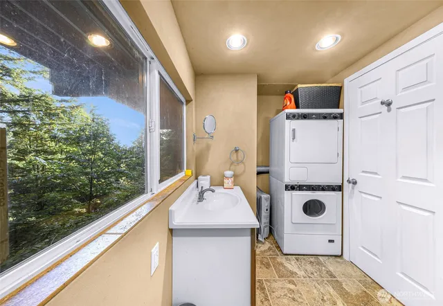 $499,000 | 2944 Dogwood Terrace, Lummi Island, WA 98262