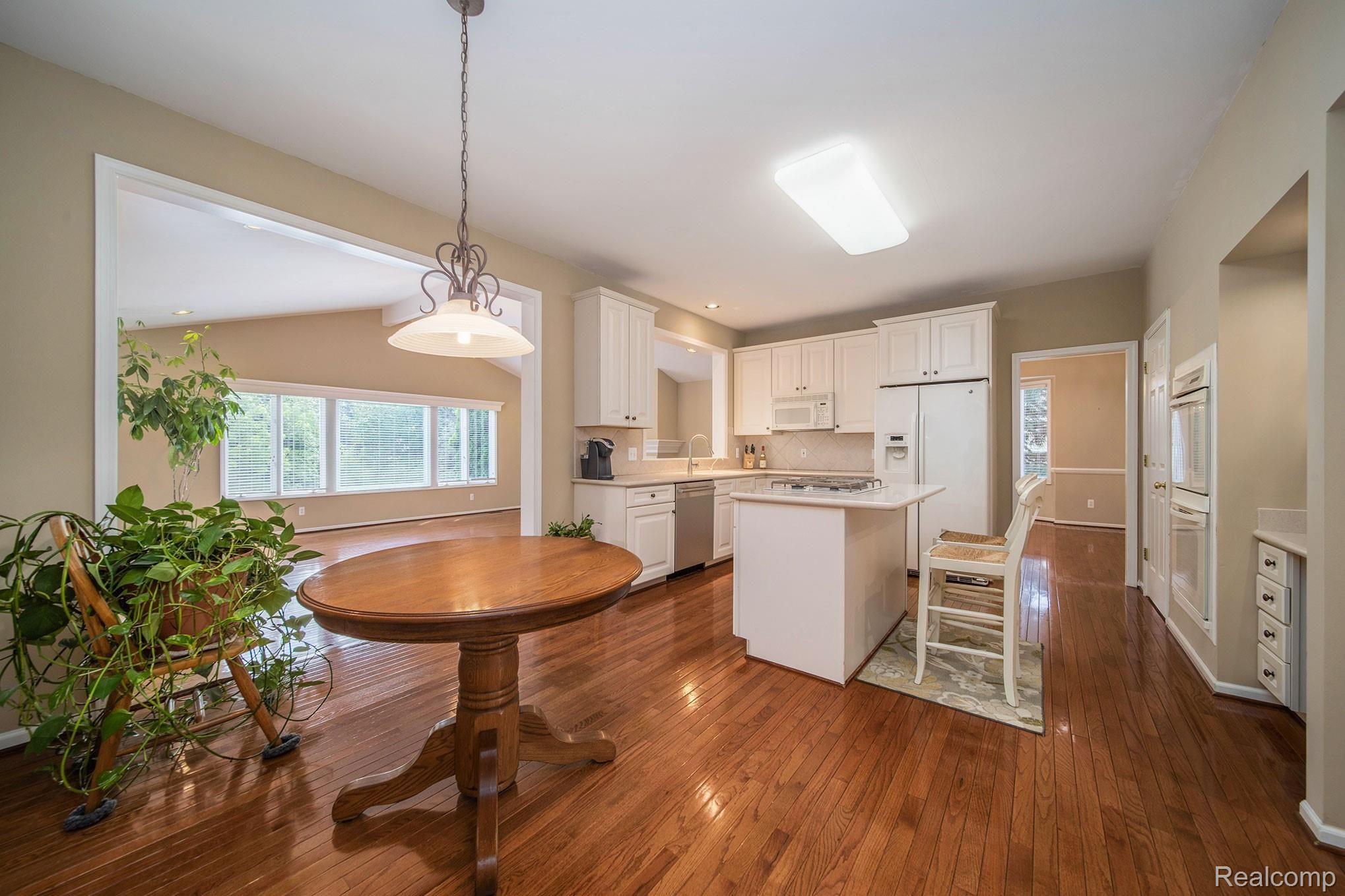 79 Oakbridge Drive Rochester, MI 48306 - Photo 16 of 46 79-Oakbridge_29.jpg