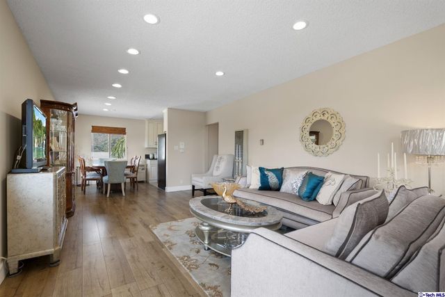 $470,000 | 3010 Montrose Avenue, Unit 31, La Crescenta, CA 91214