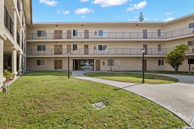 $470,000 | 3010 Montrose Avenue, Unit 31, La Crescenta, CA 91214