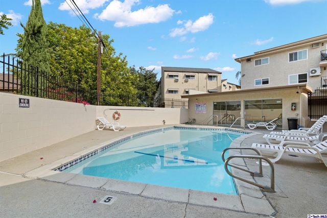 $470,000 | 3010 Montrose Avenue, Unit 31, La Crescenta, CA 91214
