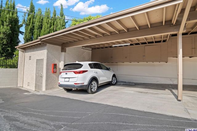 $470,000 | 3010 Montrose Avenue, Unit 31, La Crescenta, CA 91214