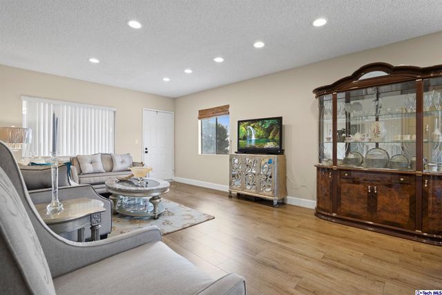 $470,000 | 3010 Montrose Avenue, Unit 31, La Crescenta, CA 91214