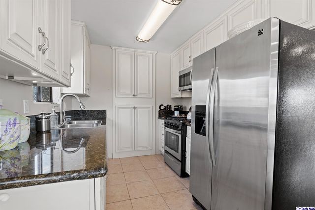 $470,000 | 3010 Montrose Avenue, Unit 31, La Crescenta, CA 91214