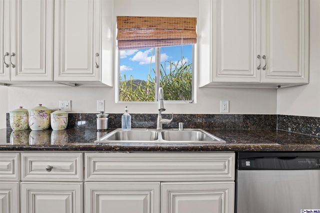 $470,000 | 3010 Montrose Avenue, Unit 31, La Crescenta, CA 91214