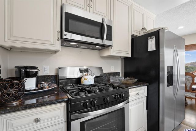 $470,000 | 3010 Montrose Avenue, Unit 31, La Crescenta, CA 91214