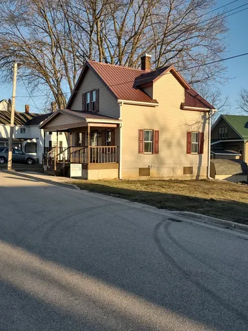 $165,000 | 120 East High Street, Shullsburg, WI 53586