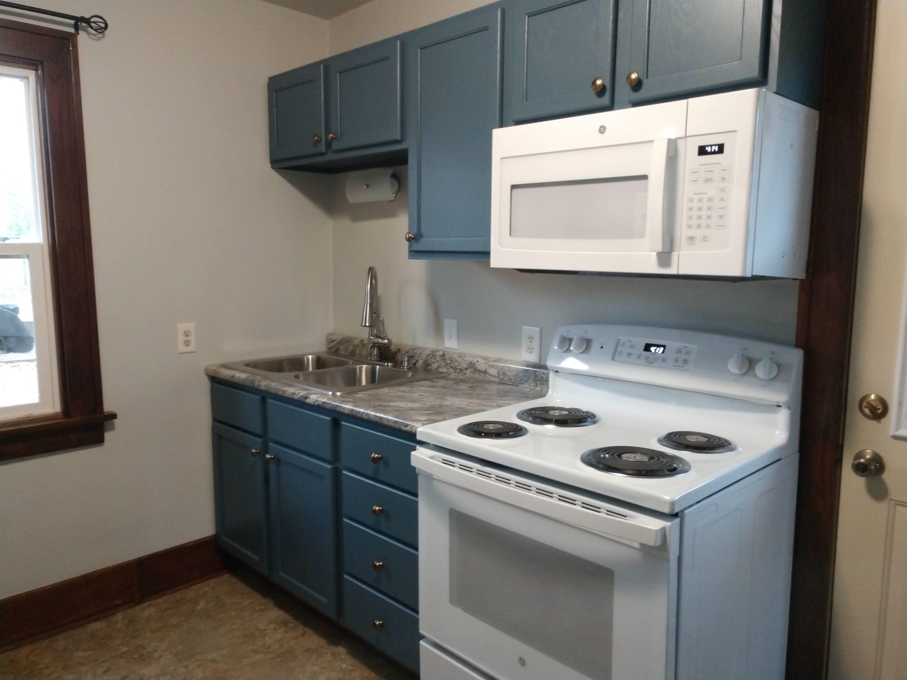 120 East High Street Shullsburg, WI 53586 - Photo 6 of 36