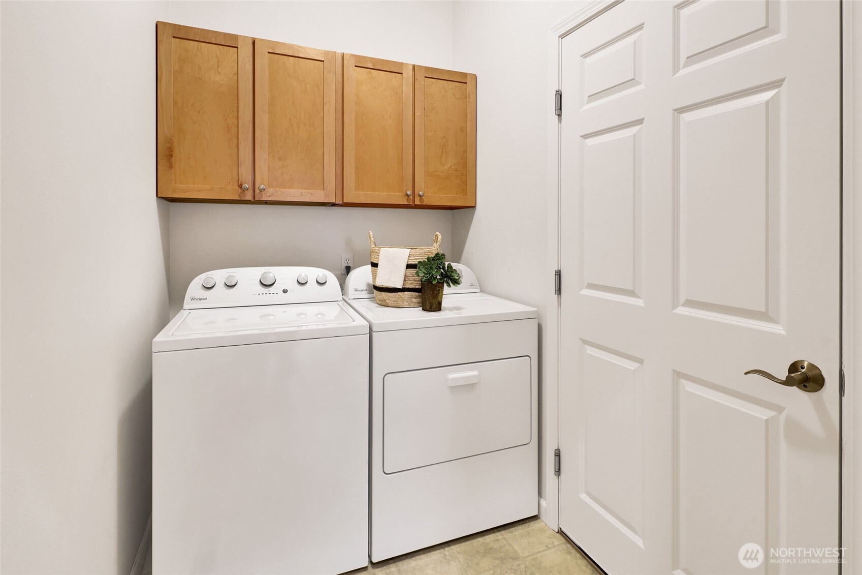 940 Nevada Street Bellingham, WA 98229 - Photo 18 of 31 a utility room with dryer and washer