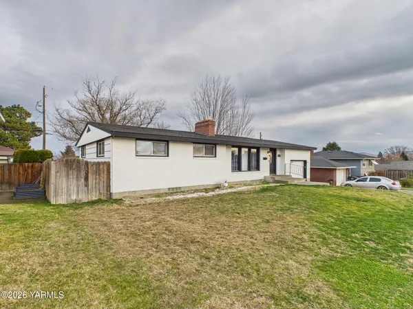 $359,000 | 705 West Concord Avenue, Grandview, WA 98930