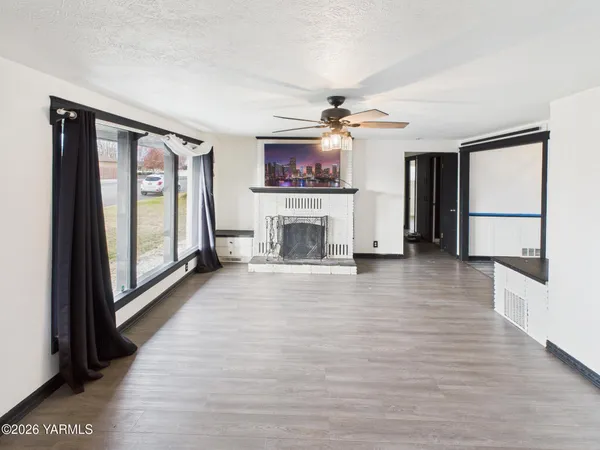 $359,000 | 705 West Concord Avenue, Grandview, WA 98930