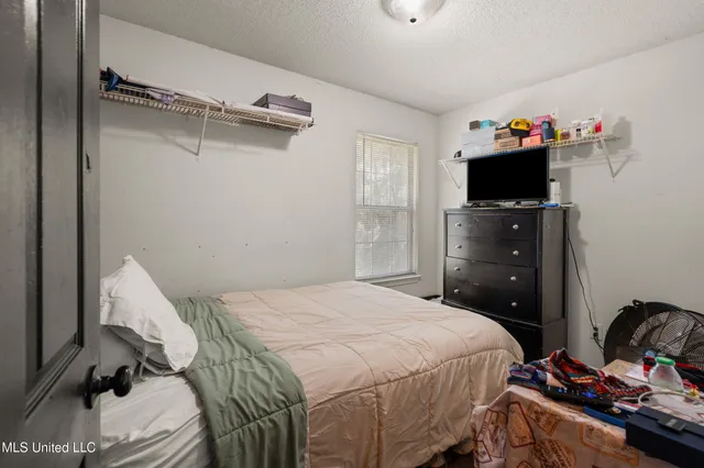 $188,000 | 560 Pelican Avenue, Pass Christian, MS 39571