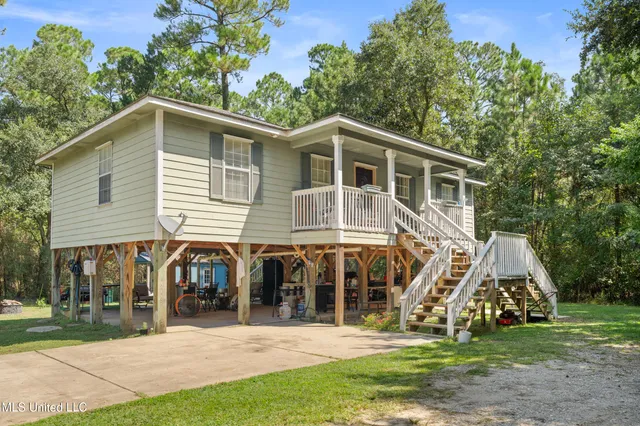 $188,000 | 560 Pelican Avenue, Pass Christian, MS 39571