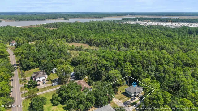 $188,000 | 560 Pelican Avenue, Pass Christian, MS 39571