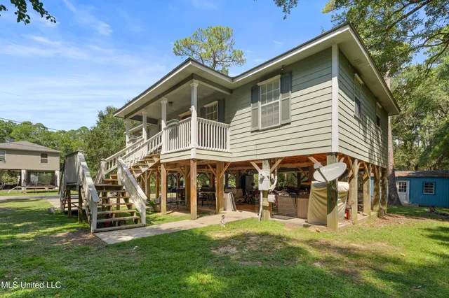 $188,000 | 560 Pelican Avenue, Pass Christian, MS 39571