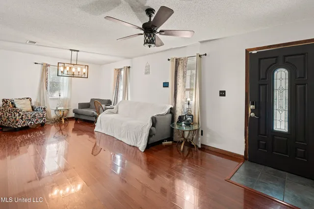 $188,000 | 560 Pelican Avenue, Pass Christian, MS 39571