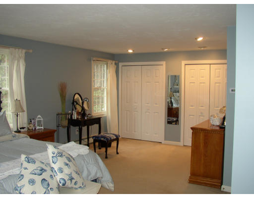 11 Ryders Lane Marshfield, MA 02050 - Photo 8 of 9 Gallery Image 8