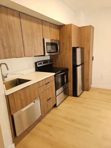 $2,200 | 557 Michigan Avenue, Unit 211, Miami Beach, FL 33139