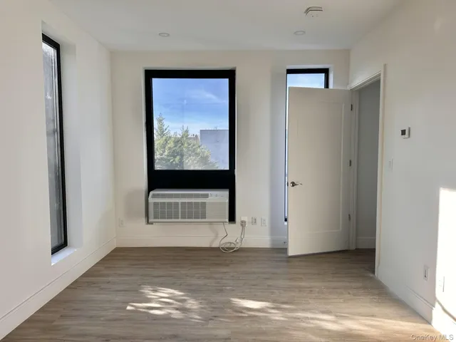 $3,045 | 362 West Merrick Road, Unit 207, Valley Stream, NY 11580