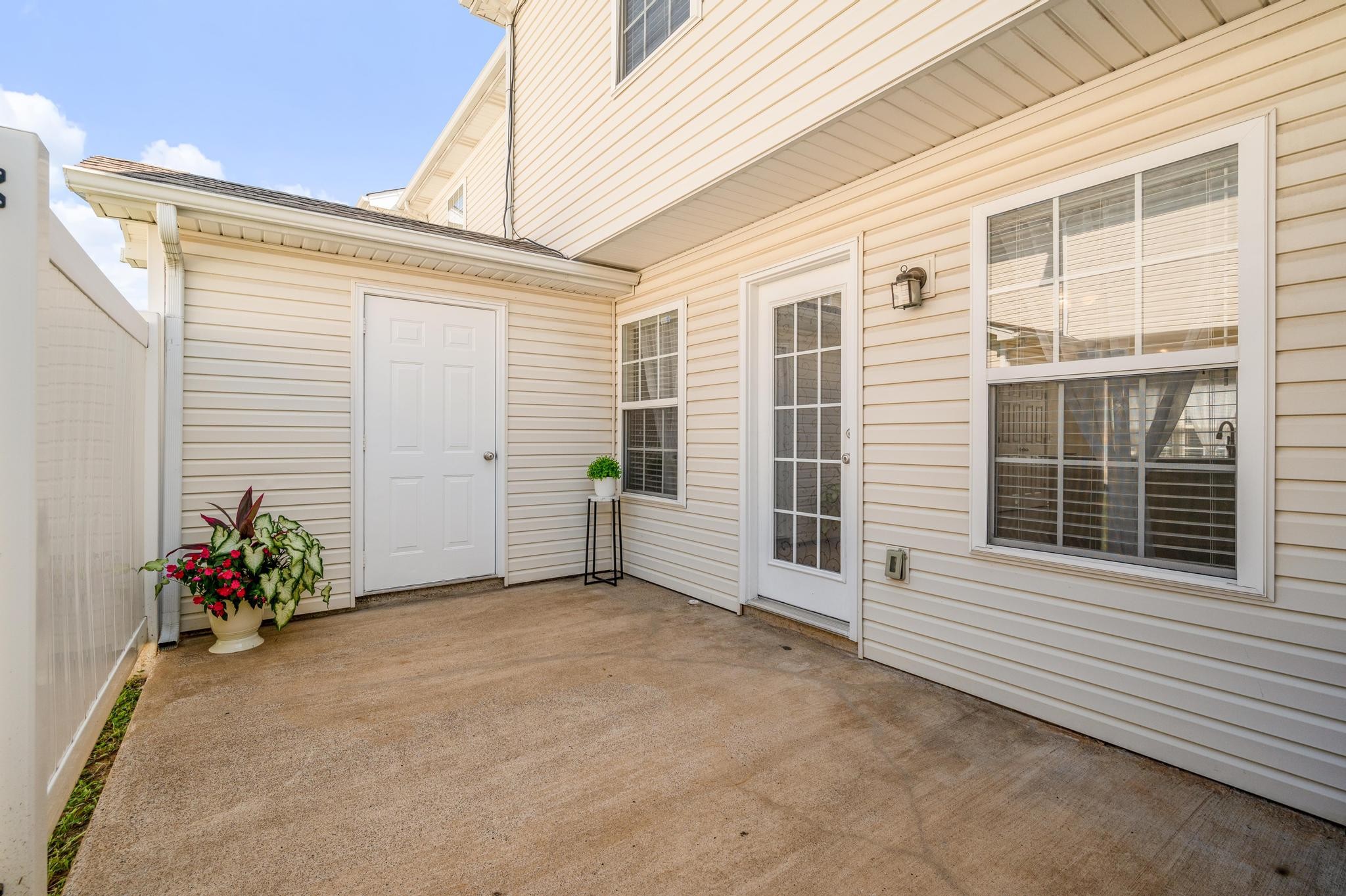3016 London View Murfreesboro, TN 37128 - Photo 18 of 19 a view of a house with potted plants