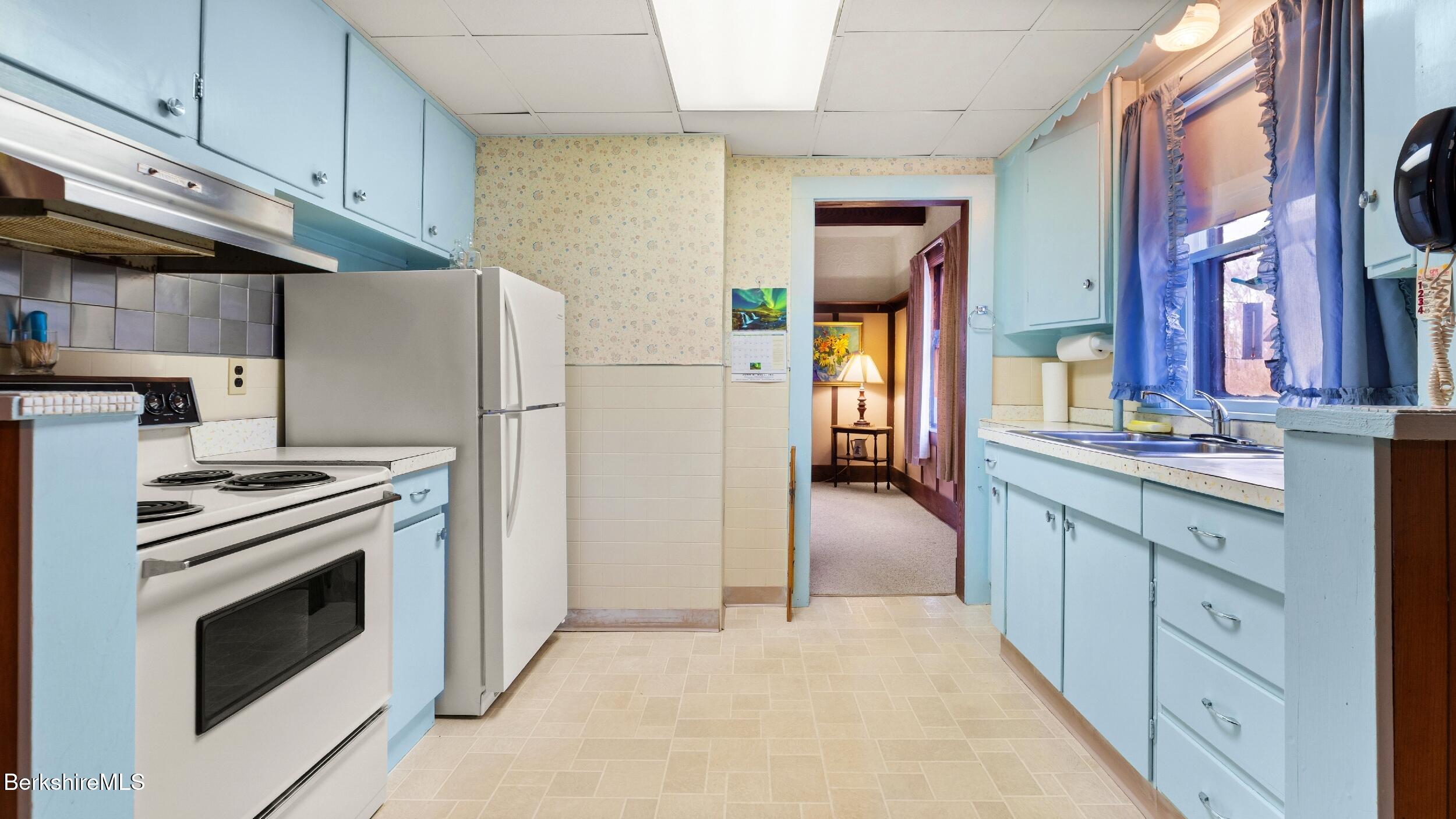 265 State Road Great Barrington, MA 01230 - Photo 7 of 27 LRDSC00042