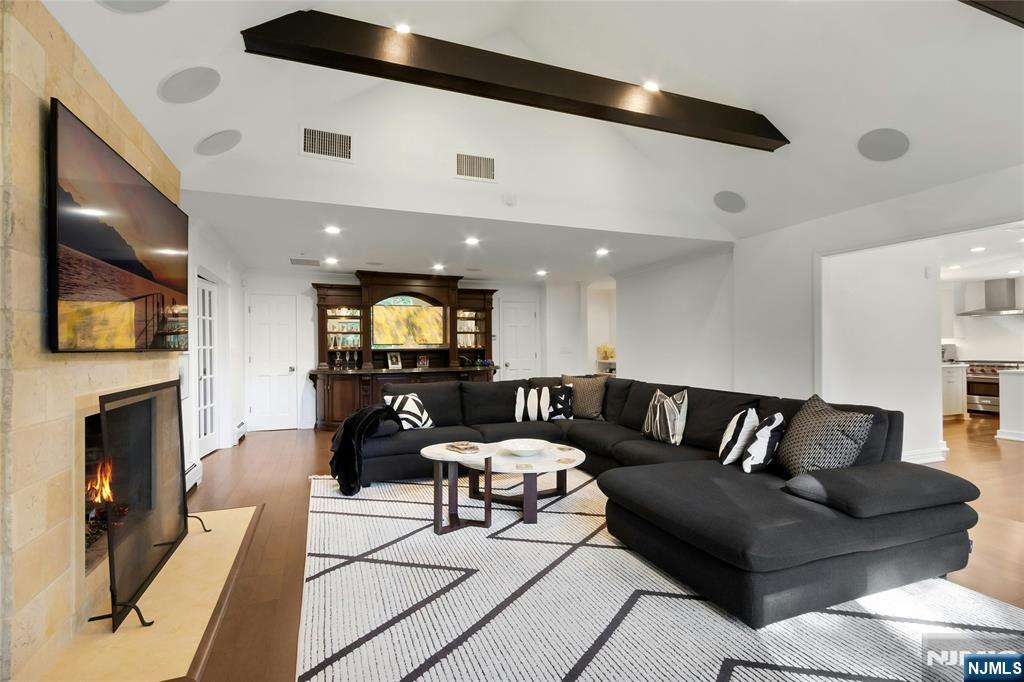 545 Miller Road Wyckoff, NJ 07481 - Photo 22 of 50 Gallery Image 22