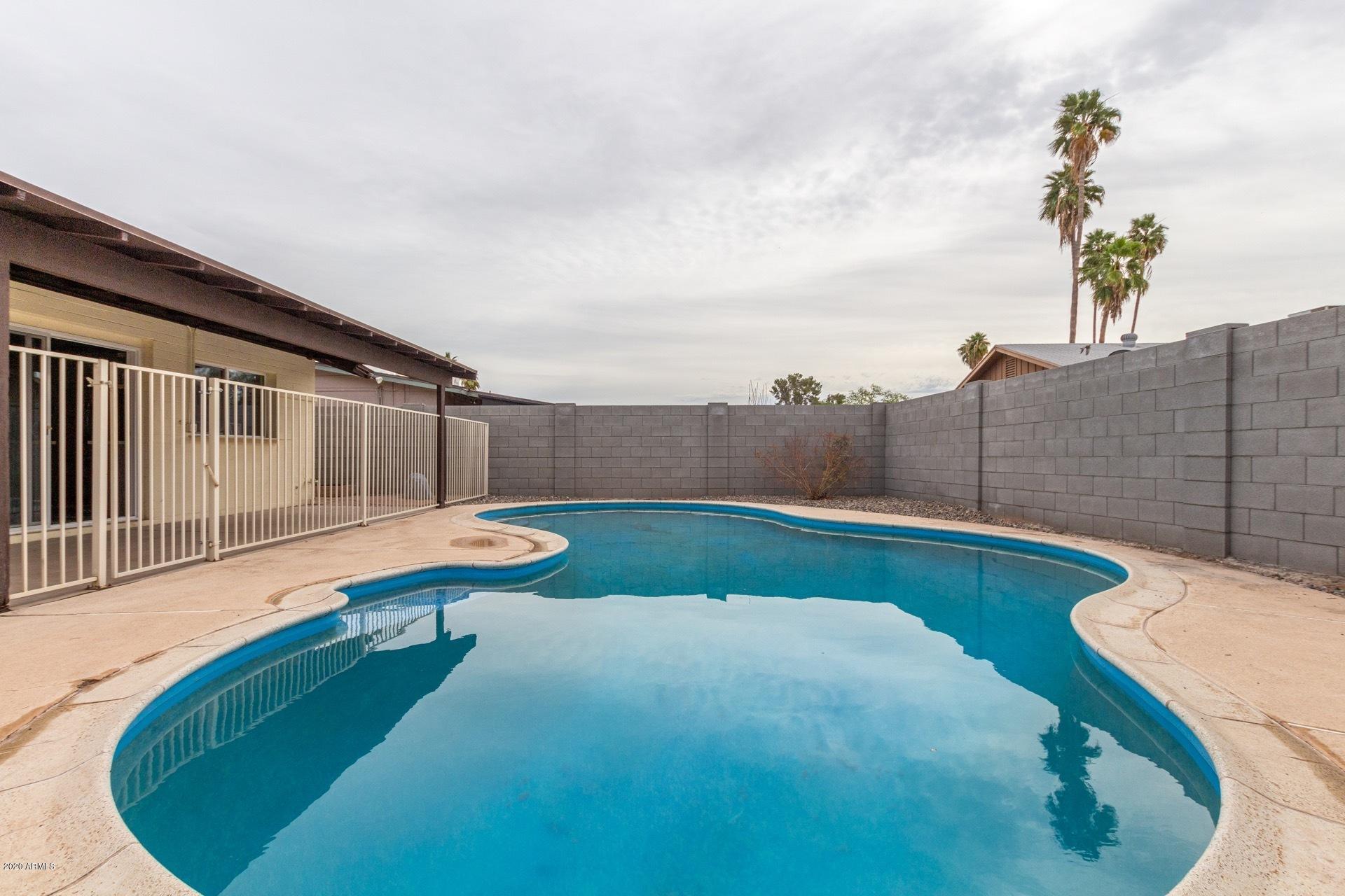 2439 East Riviera Drive Tempe, AZ 85282 - Photo 40 of 40 a view of a backyard with swimming pool