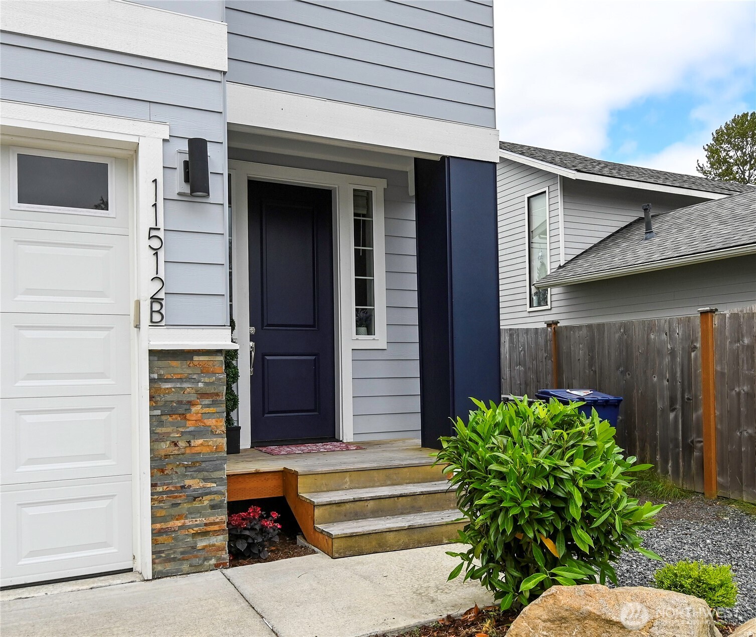 11512 3rd Place West, Unit B Everett, WA 98204 - Photo 2 of 26