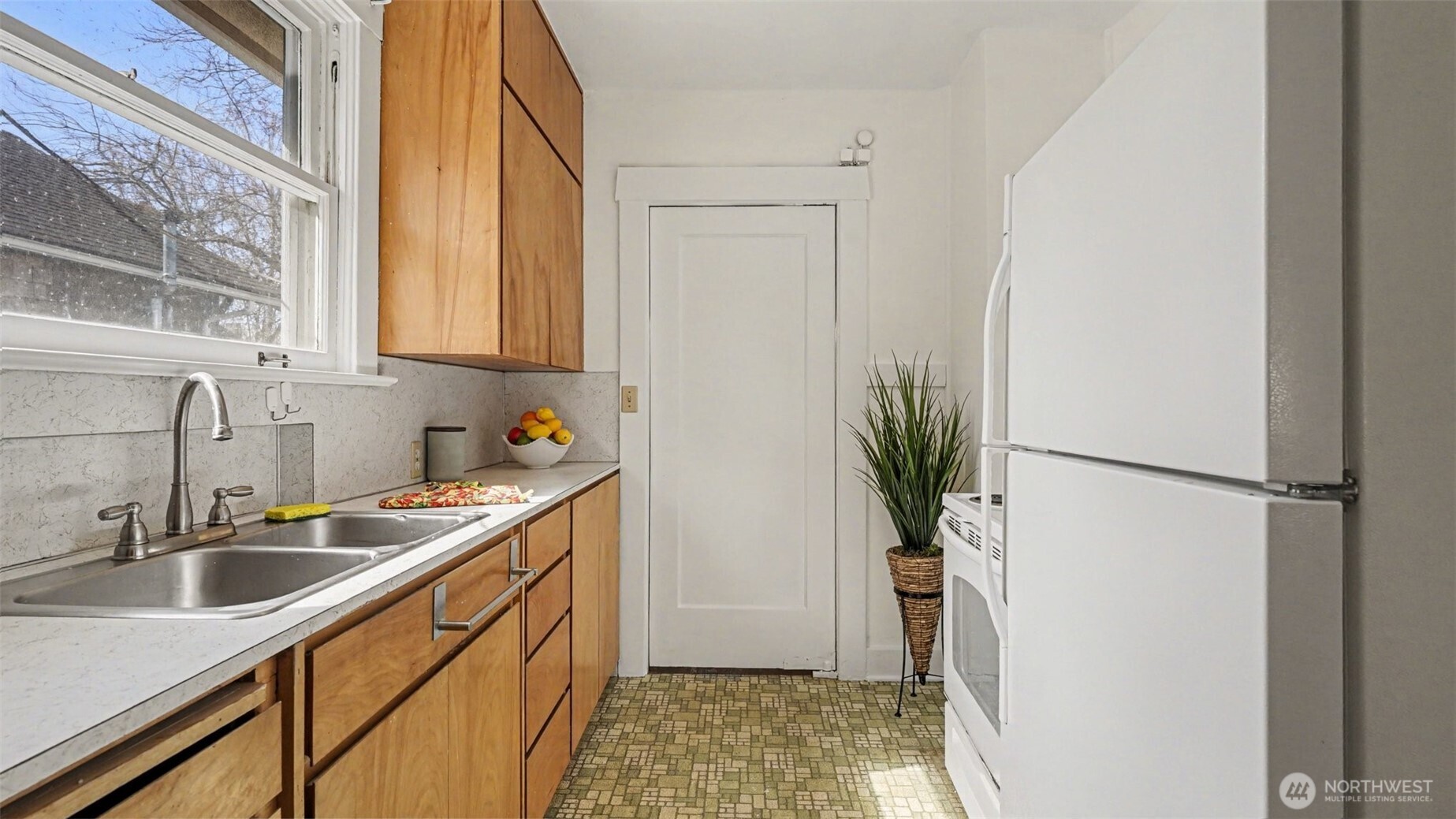 7220 4th Avenue Northwest Seattle, WA 98117 - Photo 8 of 16