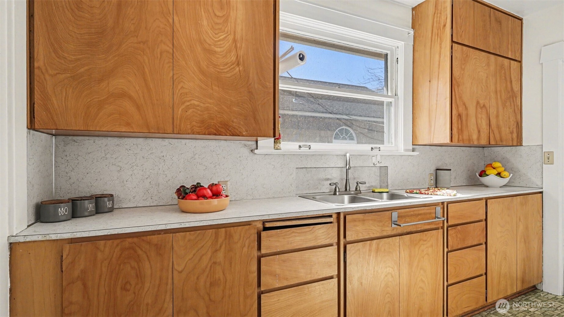 7220 4th Avenue Northwest Seattle, WA 98117 - Photo 9 of 16