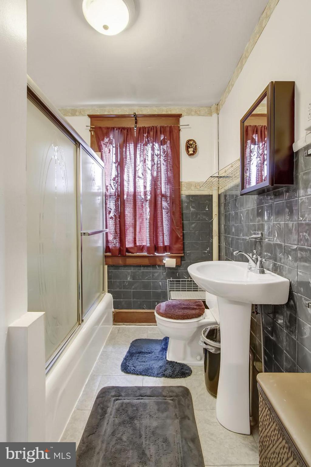 933 Baltimore Street Hanover, PA 17331 - Photo 18 of 26 Gallery Image 18