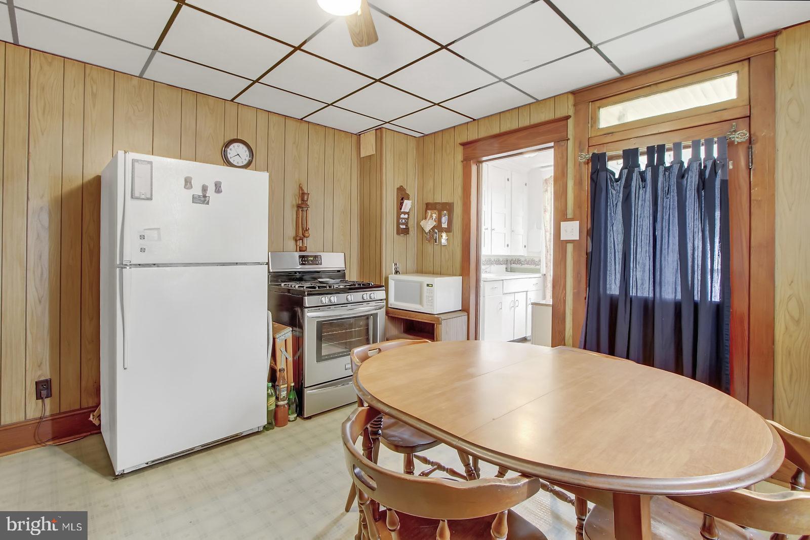 933 Baltimore Street Hanover, PA 17331 - Photo 9 of 26 Gallery Image 9
