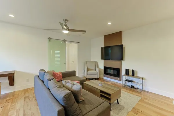 $3,150 | 455 Orange Avenue, Unit C, Coronado, CA 92118