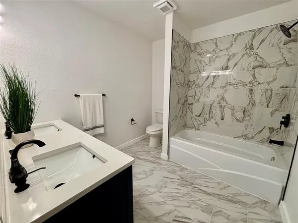 $2,400 | 5114 Stoneridge Drive, Granbury, TX 76048