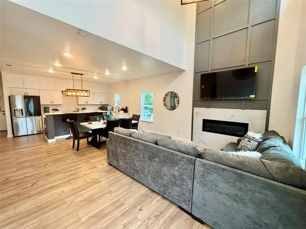 $2,400 | 5114 Stoneridge Drive, Granbury, TX 76048