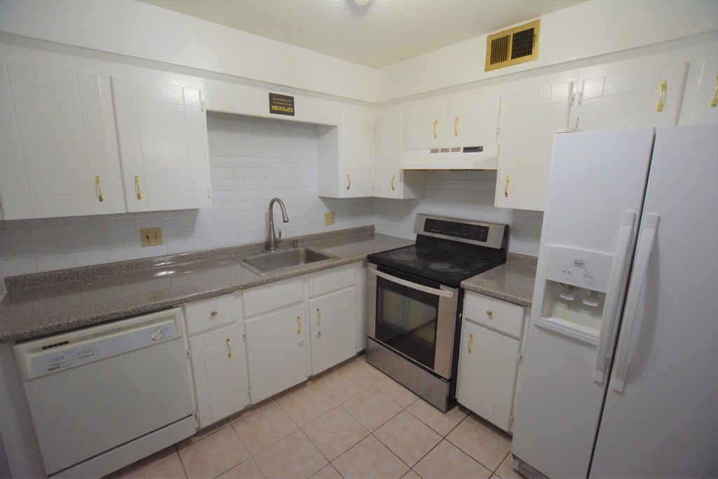 232 Canton Street, Unit 202 Randolph, MA 02368 - Photo 7 of 8