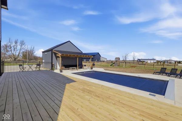 $709,900 | 6564 North Michigan Road, Fairland, IN 46126