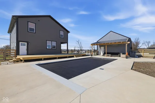 $709,900 | 6564 North Michigan Road, Fairland, IN 46126