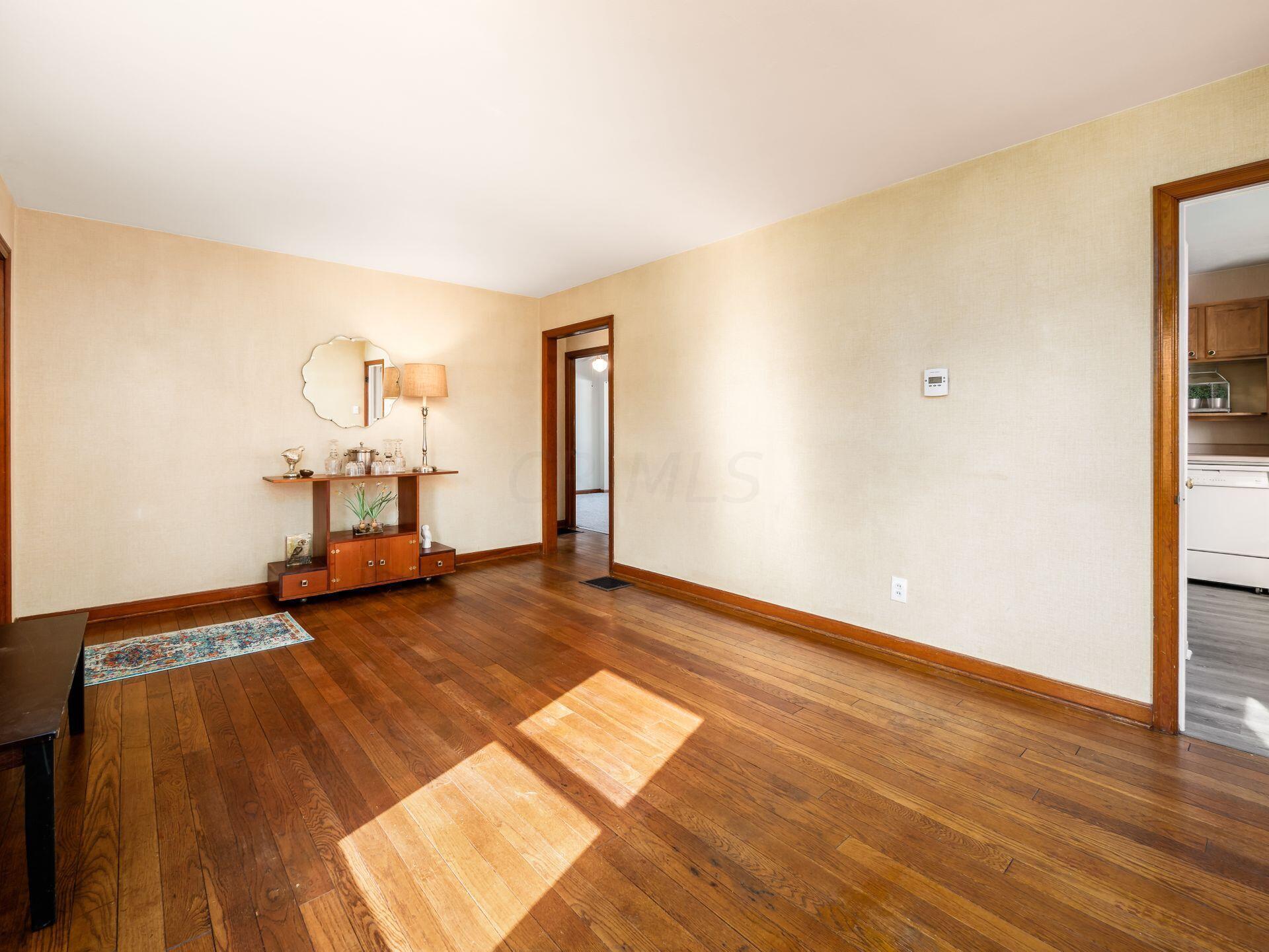 202 Demorest Road Columbus, OH 43204 - Photo 8 of 34 011_f7fcd_C - 202 Demorest014