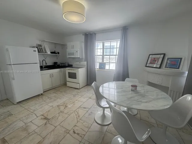 $1,700 | 1526 Pennsylvania Avenue, Unit 21, Miami Beach, FL 33139