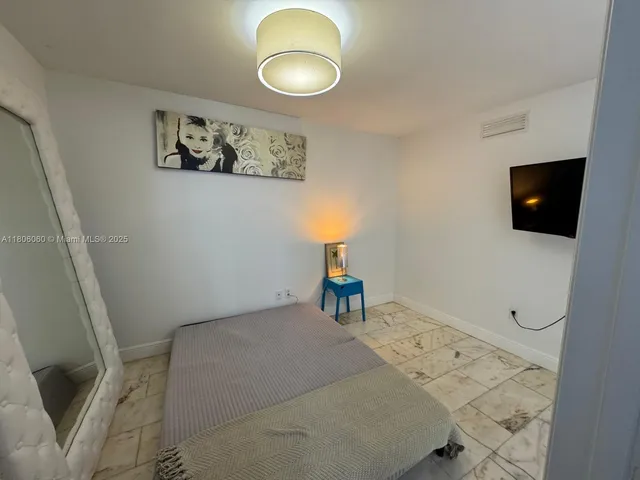 $1,700 | 1526 Pennsylvania Avenue, Unit 21, Miami Beach, FL 33139